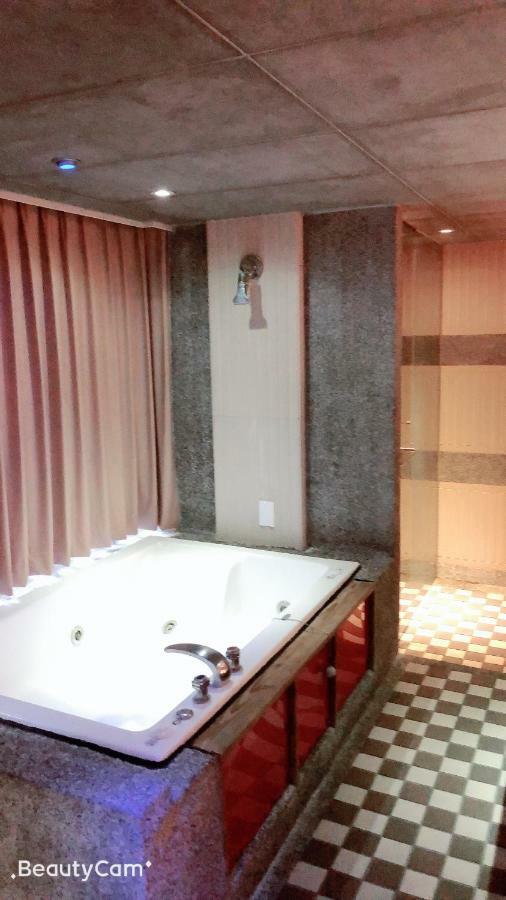 צ'יאיי סיטי Jungle City Motel מראה חיצוני תמונה